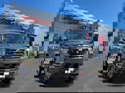 New 2025 Nissan Frontier S