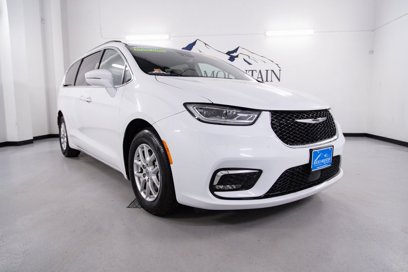 Used 2022 Chrysler Pacifica Touring-L