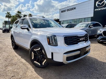 Used 2023 Kia Telluride S w/ S Sunroof Package