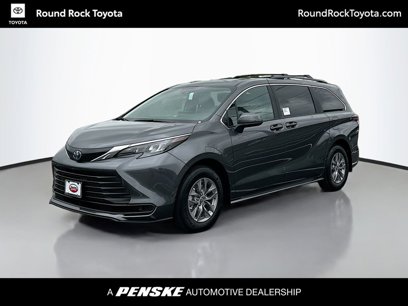 New 2025 Toyota Sienna LE
