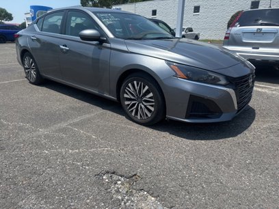Used 2023 Nissan Altima 2.5 SV