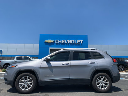 Used 2018 Jeep Cherokee Latitude Plus w/ Comfort/Convenience Group