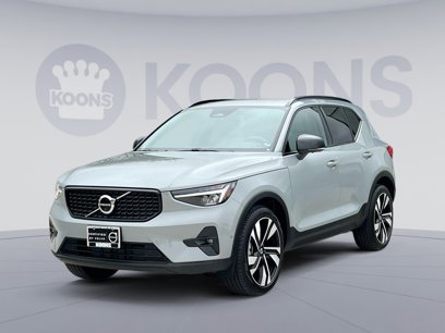 Certified 2025 Volvo XC40 B5 Plus w/ Climate Package
