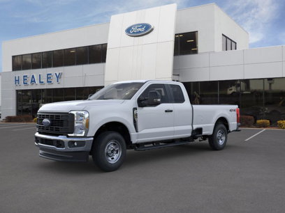 New 2025 Ford F250 XLT w/ F-250 >10K GVWR Package