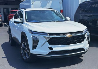 Used 2025 Chevrolet Trax LT w/ Driver Confidence Package