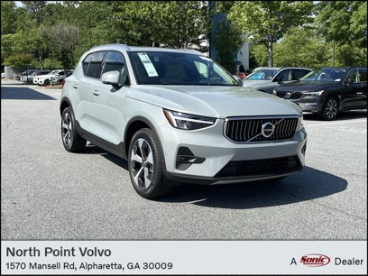 New 2025 Volvo XC40 B5 Plus w/ Protection Package Premier