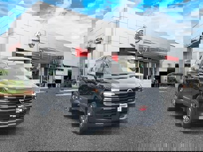 New 2025 Nissan Kicks S