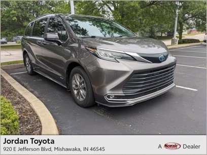 Used 2021 Toyota Sienna XLE
