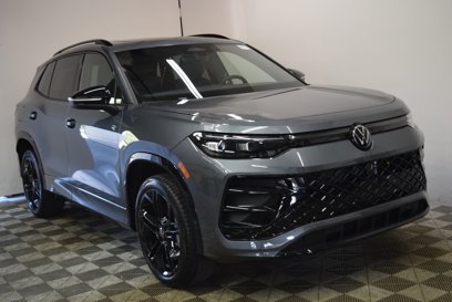 New 2025 Volkswagen Tiguan SE R-Line