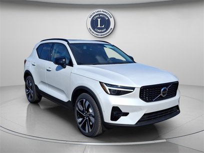 New 2025 Volvo XC40 B5 Plus w/ Protection Package Premier