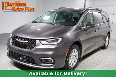 Used 2021 Chrysler Pacifica Touring-L