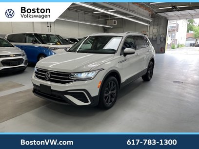 Used 2022 Volkswagen Tiguan SE w/ Panoramic Sunroof Package