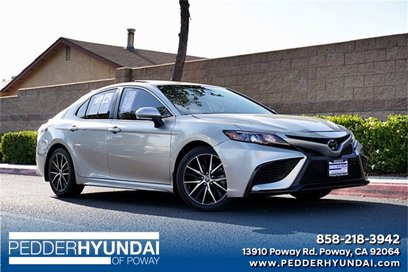 Used 2022 Toyota Camry SE w/ Cold Weather Package