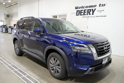 Used 2025 Nissan Pathfinder SV