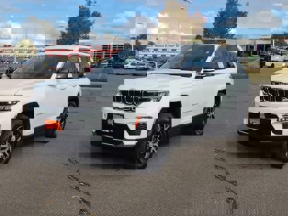 Certified 2024 Jeep Grand Cherokee Limited w/ Trailer Tow Package
