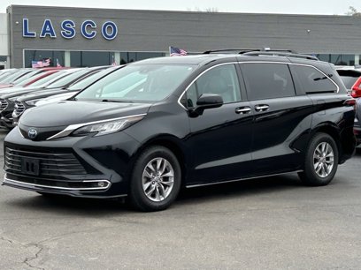 Used 2022 Toyota Sienna XLE
