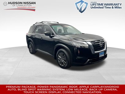 Used 2022 Nissan Pathfinder SV w/ SV Premium Package