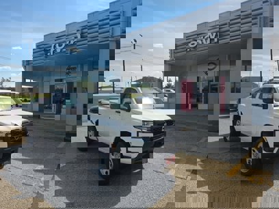 New 2025 Nissan Frontier S