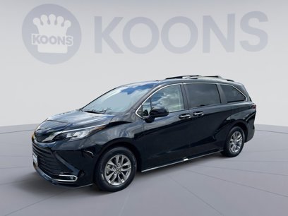 Used 2022 Toyota Sienna XLE