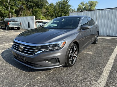 Used 2022 Volkswagen Passat 2.0T SE