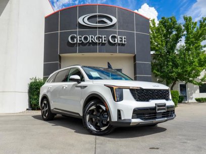Certified 2025 Kia Sorento EX w/ EX Panoramic Sunroof Package