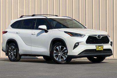 Used 2021 Toyota Highlander XLE