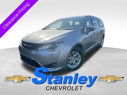 Used 2020 Chrysler Pacifica Touring w/ Advanced Safetytec Group