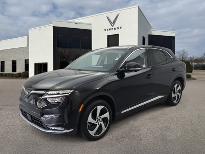 New 2025 VinFast VF 8 Eco
