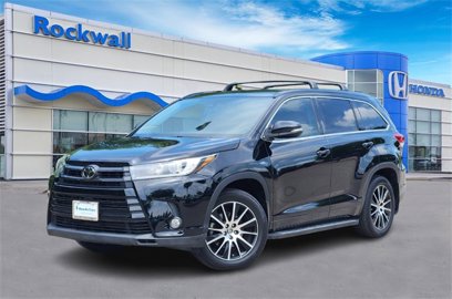 Used 2018 Toyota Highlander SE w/ Preferred Accessory Package