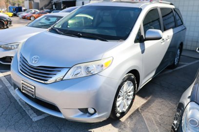 Used 2016 Toyota Sienna XLE w/ XLE Navigation Package