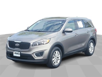 Used 2017 Kia Sorento LX w/ LX Convenience Package