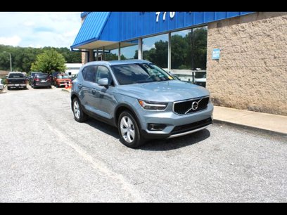 Used 2022 Volvo XC40 T4 Momentum