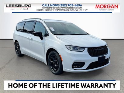 New 2025 Chrysler Pacifica Premium
