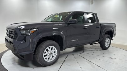 New 2025 Toyota Tacoma SR5
