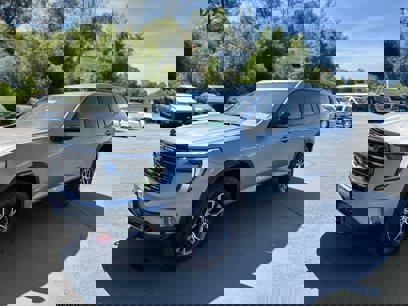 New 2025 GMC Acadia AT4