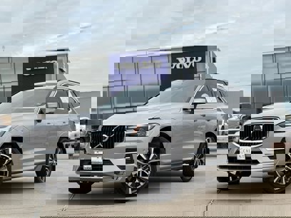 Certified 2022 Volvo XC60 B5 Momentum w/ Advanced Package