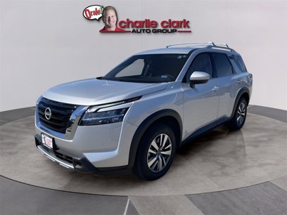 Used 2023 Nissan Pathfinder SL