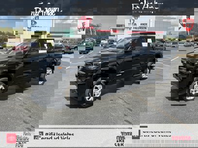 Used 2025 Toyota Tacoma SR5