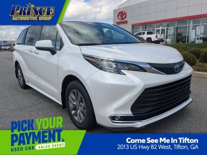 New 2024 Toyota Sienna XLE