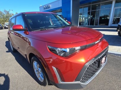 Used 2023 Kia Soul LX w/ LX Technology Package