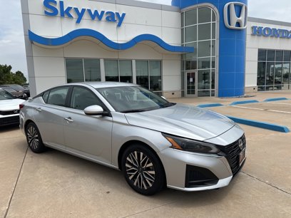 Used 2023 Nissan Altima 2.5 SV