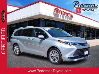 Certified 2022 Toyota Sienna Platinum