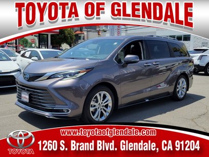 Certified 2023 Toyota Sienna Platinum
