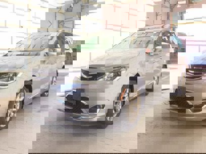 Used 2017 Chrysler Pacifica Limited w/ Advanced Safetytec Group