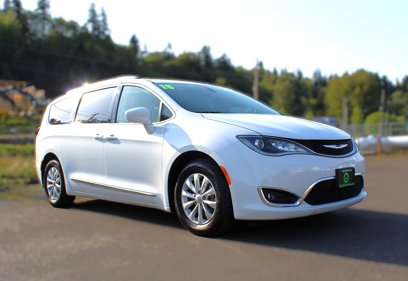 Used 2018 Chrysler Pacifica Touring-L