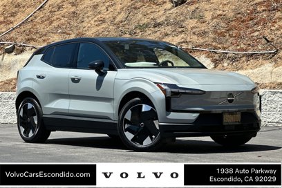 New 2025 Volvo EX30 Plus w/ Climate Package