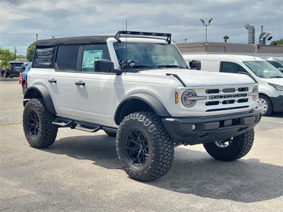 New 2024 Ford Bronco Big Bend w/ Sasquatch Package