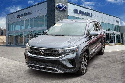 Used 2022 Volkswagen Taos SE w/ Panoramic Sunroof Package