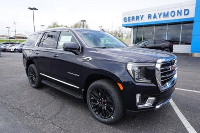 New 2024 GMC Yukon SLT w/ SLT Luxury Package