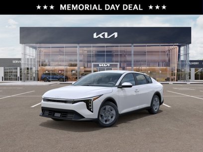 New 2025 Kia K4 LX